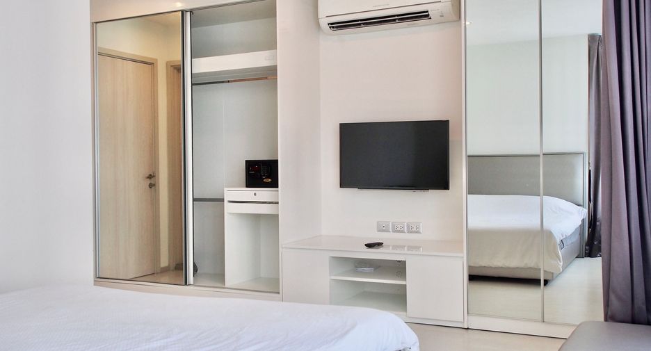 For rent 2 bedrooms condo in Khlong Toei, Bangkok