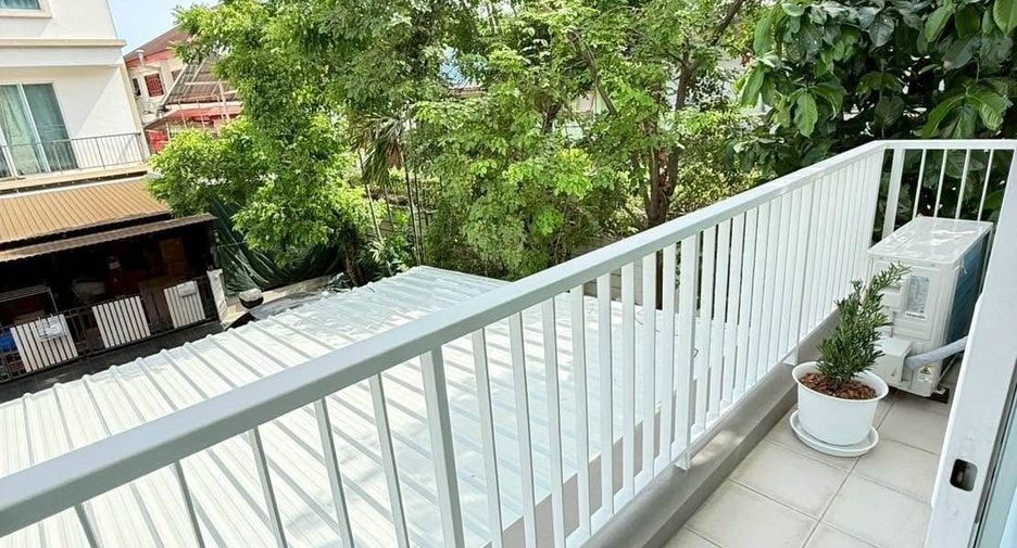 Haus zur Miete mit 3 Zimmer in Chatuchak, Bangkok