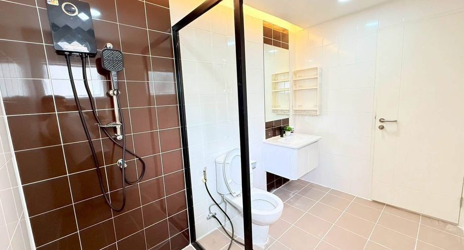 Casa en alquiler de 3 habitaciones en Chatuchak, Bangkok