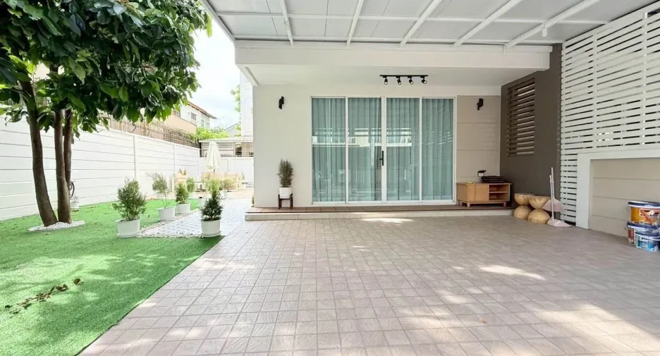 Haus zur Miete mit 3 Zimmer in Chatuchak, Bangkok