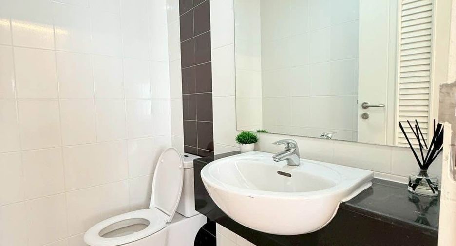 Haus zur Miete mit 3 Zimmer in Chatuchak, Bangkok