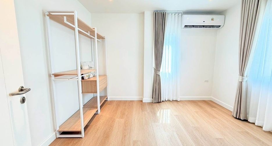 Haus zur Miete mit 3 Zimmer in Chatuchak, Bangkok