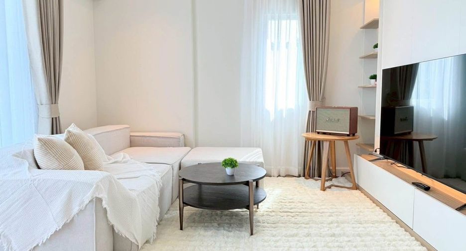 Casa en alquiler de 3 habitaciones en Chatuchak, Bangkok