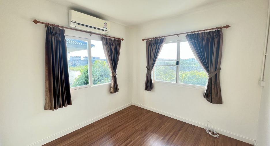 For rent 3 bedrooms house in Khlong Sam Wa, Bangkok