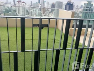 For rent 3 bedrooms condo in Khlong Toei, Bangkok