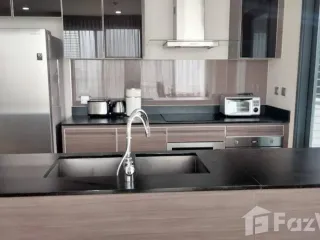 For rent 3 bedrooms condo in Khlong Toei, Bangkok