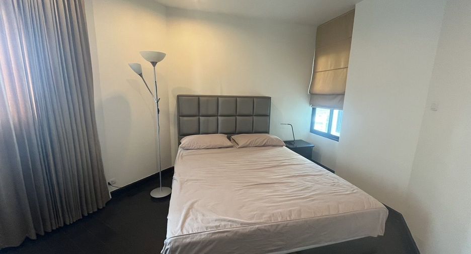 For rent 2 bedrooms condo in Sathon, Bangkok