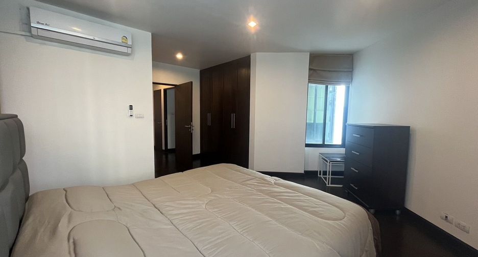 For rent 2 bedrooms condo in Sathon, Bangkok