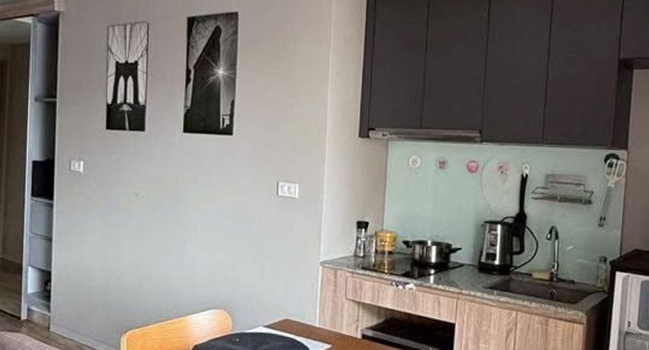 Wohnung zur Miete mit Studio in Sathon, Bangkok