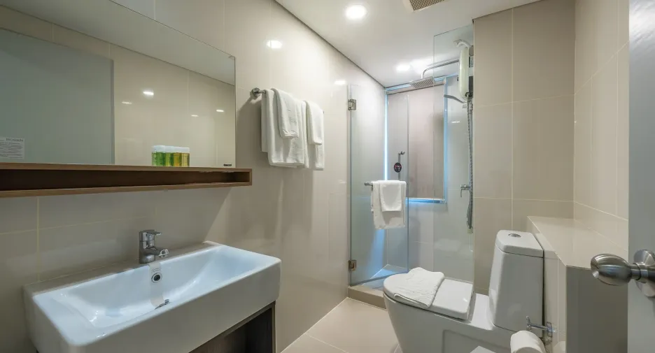 For rent 2 bedrooms condo in Yan Nawa, Bangkok