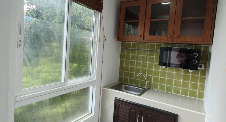 For rent studio condo in Phra Khanong, Bangkok
