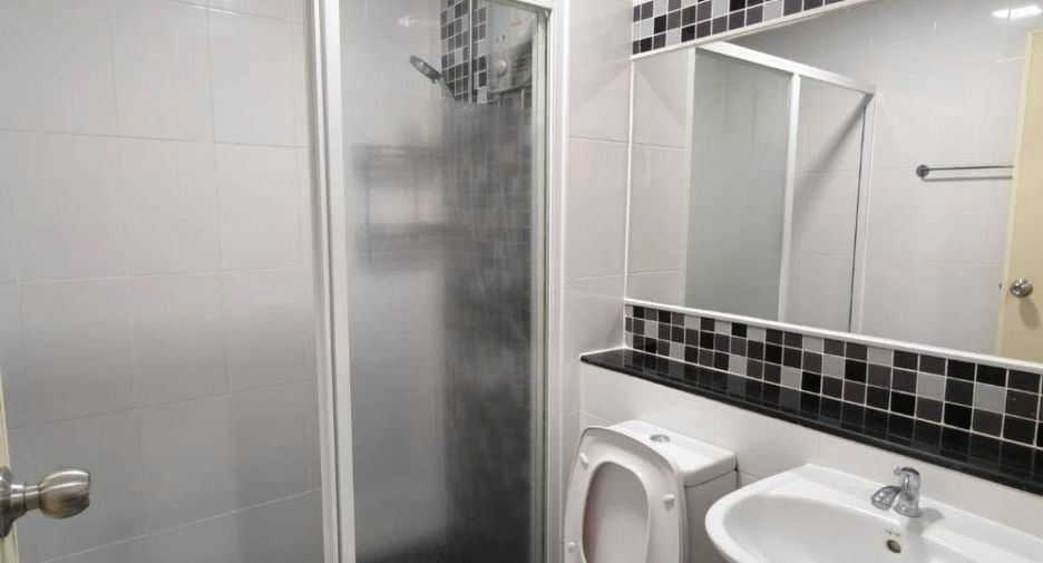 For rent studio condo in Phra Khanong, Bangkok