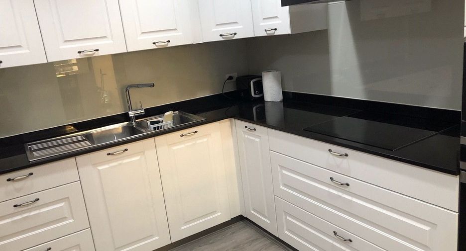 For rent 3 bedrooms condo in Watthana, Bangkok