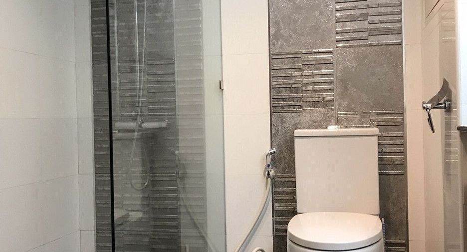 For rent 3 bedrooms condo in Watthana, Bangkok