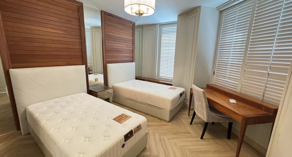 Condo en alquiler de 3 habitaciones en Pathum Wan, Bangkok