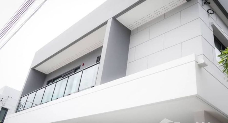Casa en alquiler de 4 habitaciones en Bang Phli, Samut Prakan