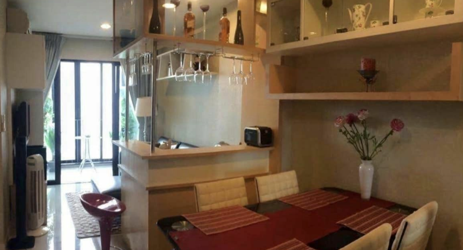 出租 2 卧室 公寓 在 Huai Khwang, 曼谷