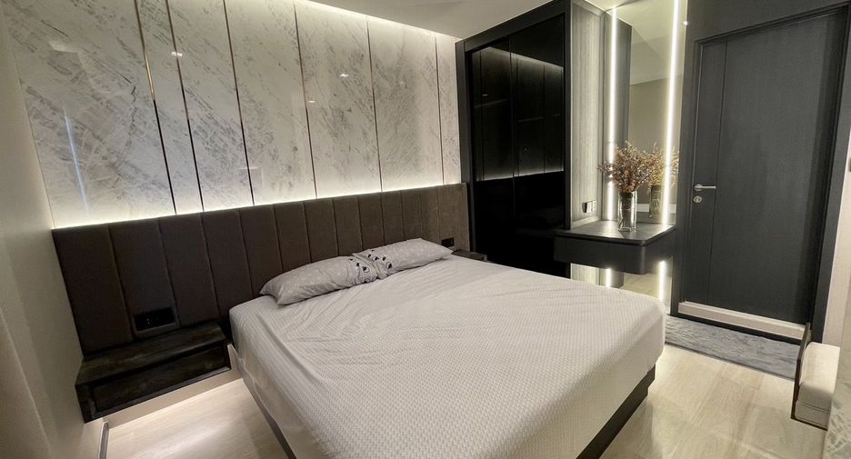 For rent 2 bedrooms condo in Pathum Wan, Bangkok