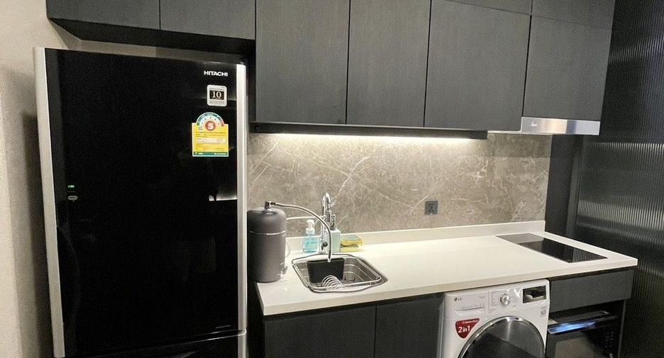 For rent 2 bedrooms condo in Pathum Wan, Bangkok