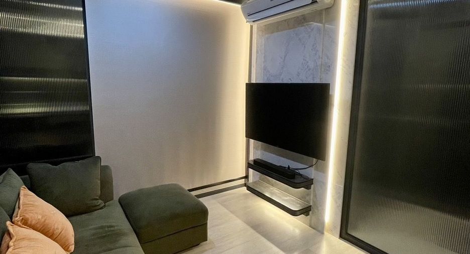 For rent 2 bedrooms condo in Pathum Wan, Bangkok