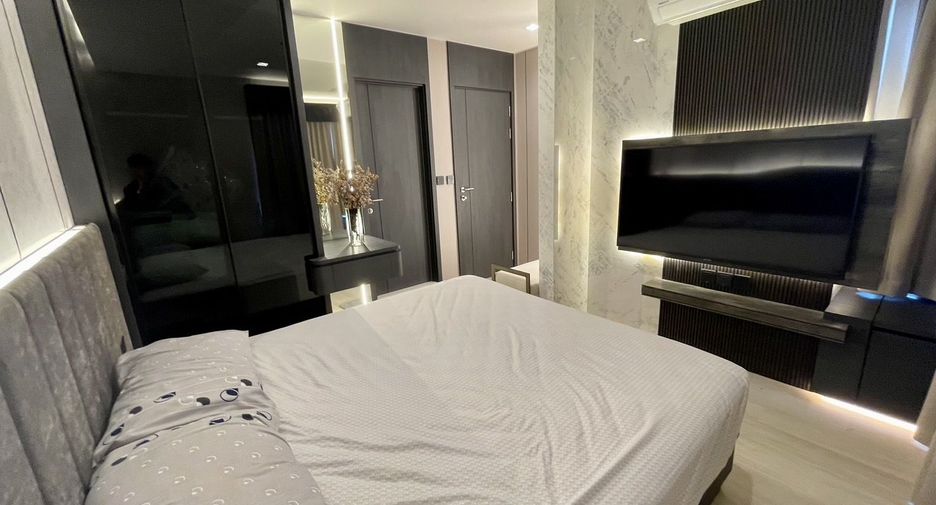 For rent 2 bedrooms condo in Pathum Wan, Bangkok