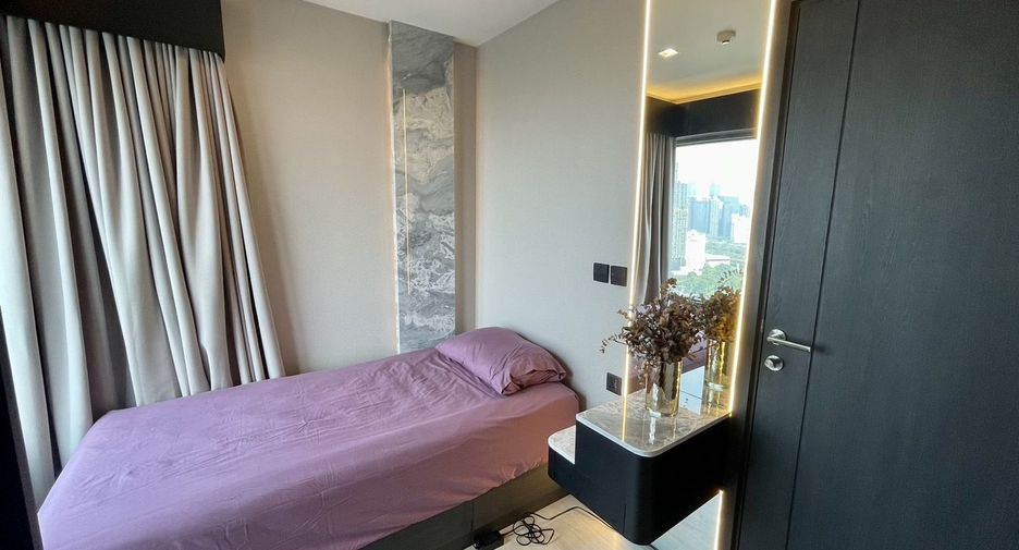 For rent 2 bedrooms condo in Pathum Wan, Bangkok