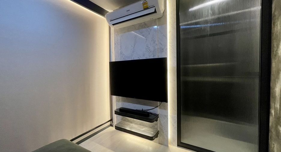For rent 2 bedrooms condo in Pathum Wan, Bangkok