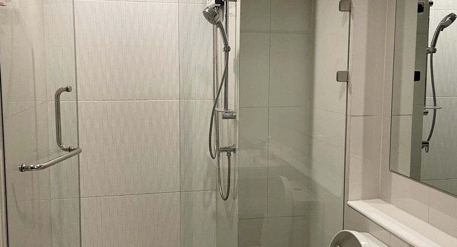 For rent 2 bedrooms condo in Pathum Wan, Bangkok