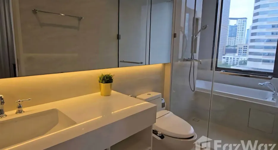 For rent 2 bedrooms condo in Pathum Wan, Bangkok