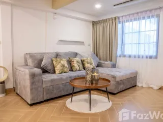 出租 3 卧室 联排别墅 在 Watthana, 曼谷