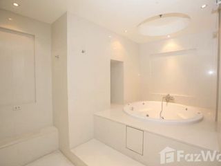 For rent 4 bedrooms condo in Pathum Wan, Bangkok