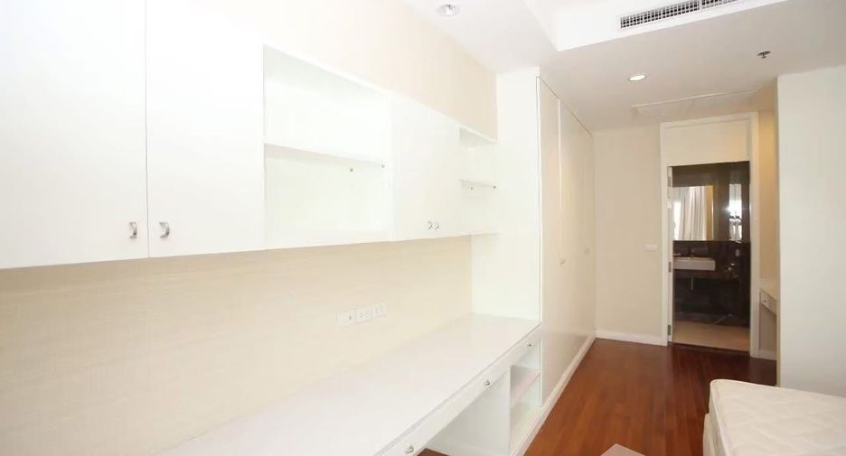 Wohnung zur Miete mit 4 Zimmer in Pathum Wan, Bangkok