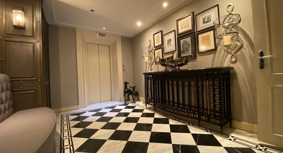 For rent 2 bedrooms condo in Sathon, Bangkok