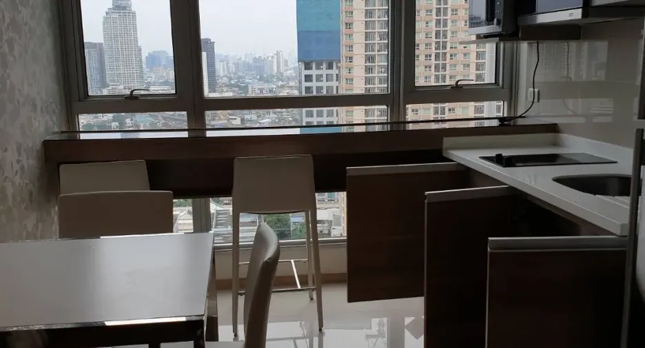 À louer 1 chambre condo à Phra Khanong, Bangkok