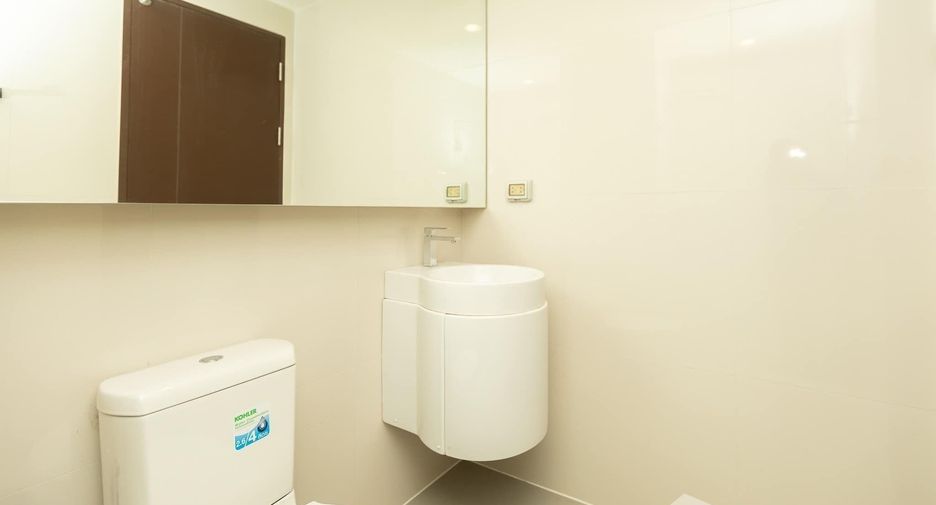For rent 1 bed condo in Huai Khwang, Bangkok