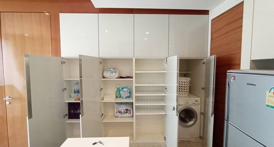 For rent 1 bed condo in Khlong Toei, Bangkok