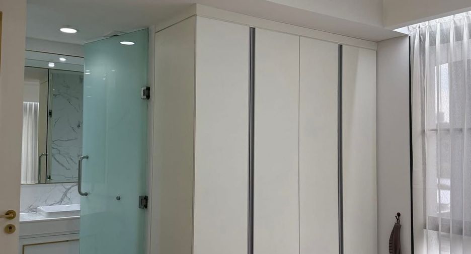 À louer 2 chambres condo à Watthana, Bangkok