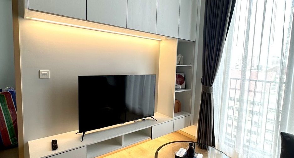 For rent 1 bed condo in Watthana, Bangkok