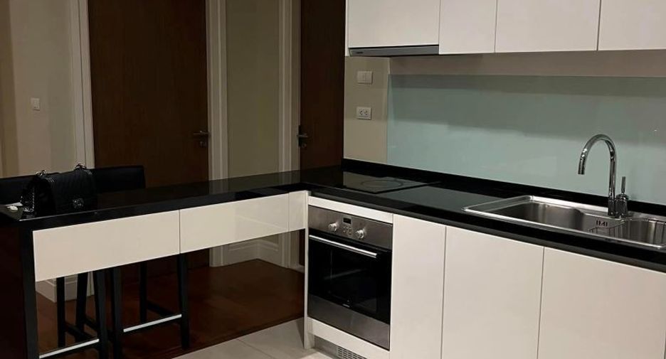 For rent 2 bedrooms condo in Khlong Toei, Bangkok