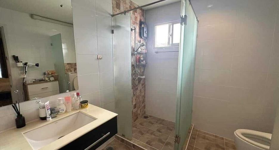 For rent 3 bedrooms house in Sai Mai, Bangkok