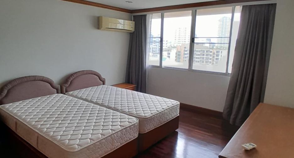 For rent 2 bedrooms condo in Khlong Toei, Bangkok
