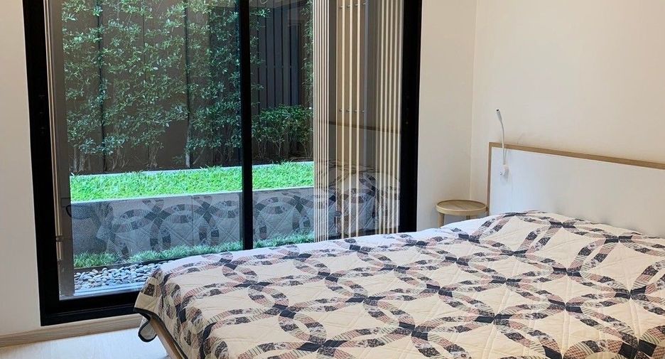For rent 2 bedrooms condo in Khlong Toei, Bangkok