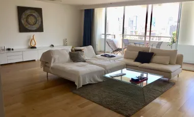 Condo en alquiler de 3 habitaciones en Watthana, Bangkok