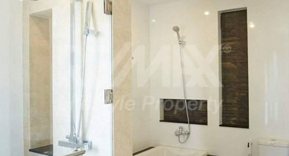 For rent 3 bedrooms condo in Watthana, Bangkok