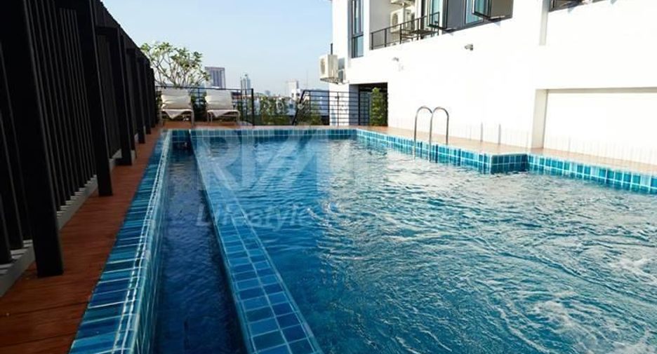 For rent 3 bedrooms condo in Watthana, Bangkok