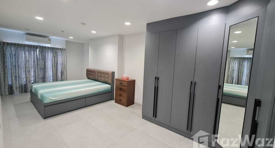 For rent 2 bedrooms condo in Watthana, Bangkok