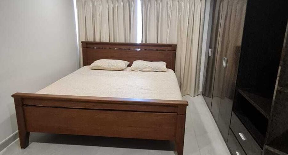 For rent 2 bedrooms condo in Watthana, Bangkok