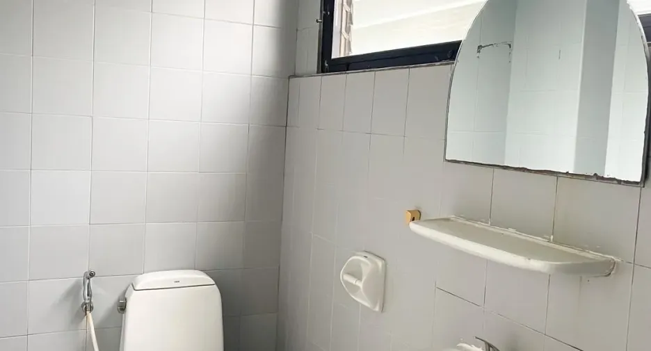 For rent 2 bedrooms apartment in Khlong Toei, Bangkok