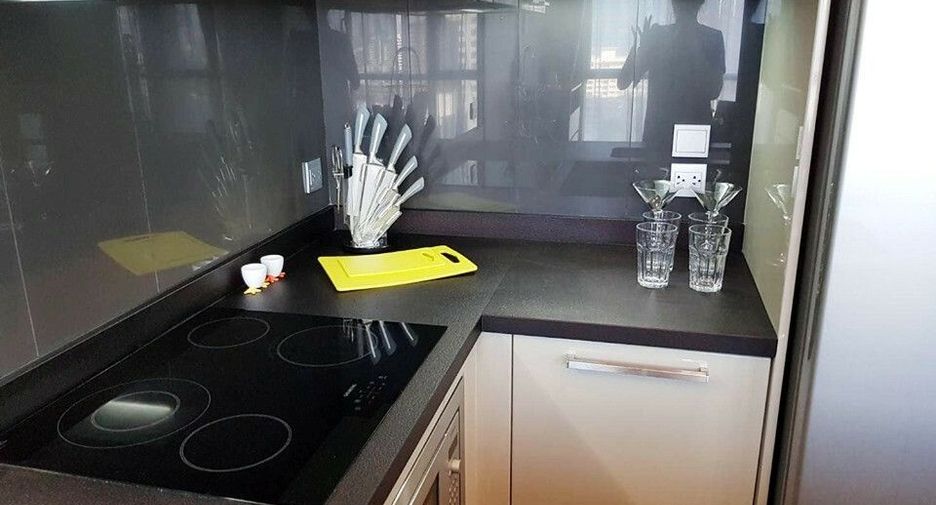 For rent 2 bedrooms condo in Watthana, Bangkok