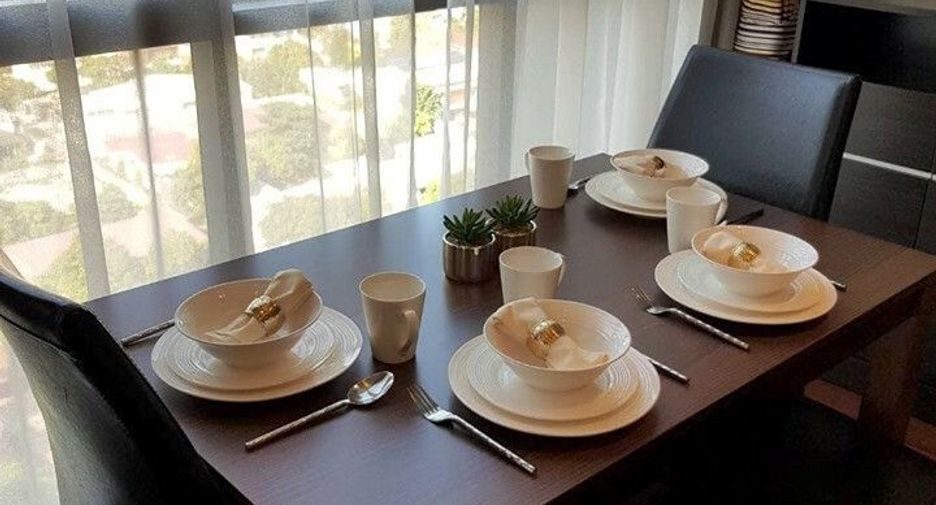 For rent 2 bedrooms condo in Watthana, Bangkok
